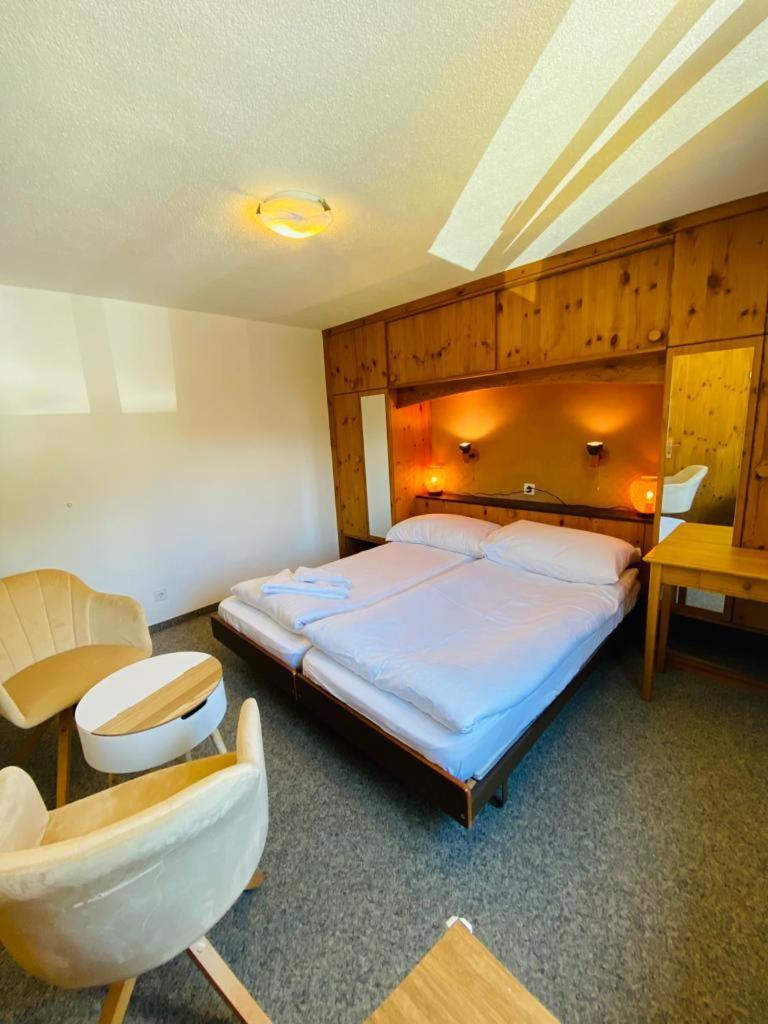Hotel Old Jnn Klosters Eksteriør billede