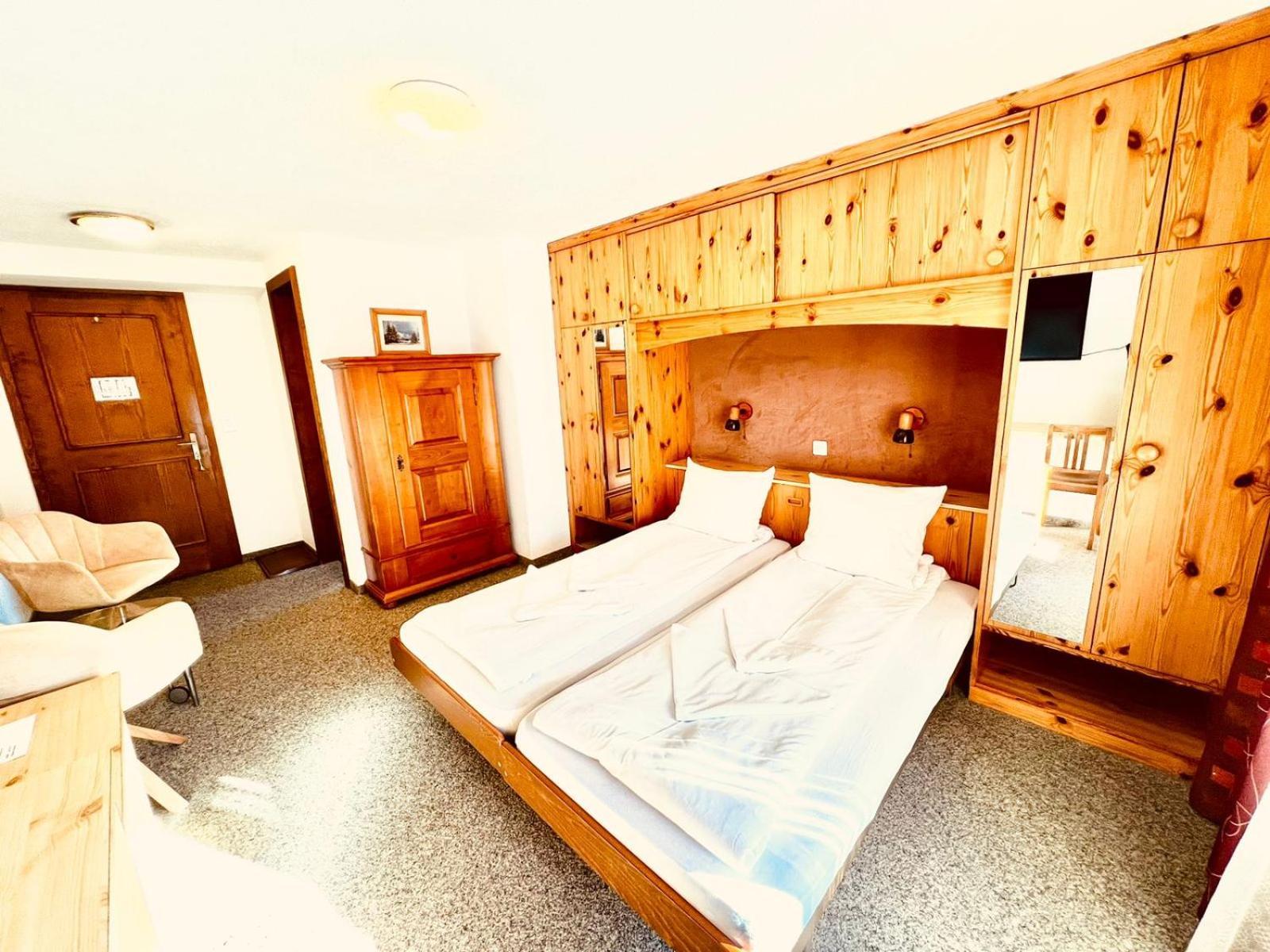 Hotel Old Jnn Klosters Eksteriør billede