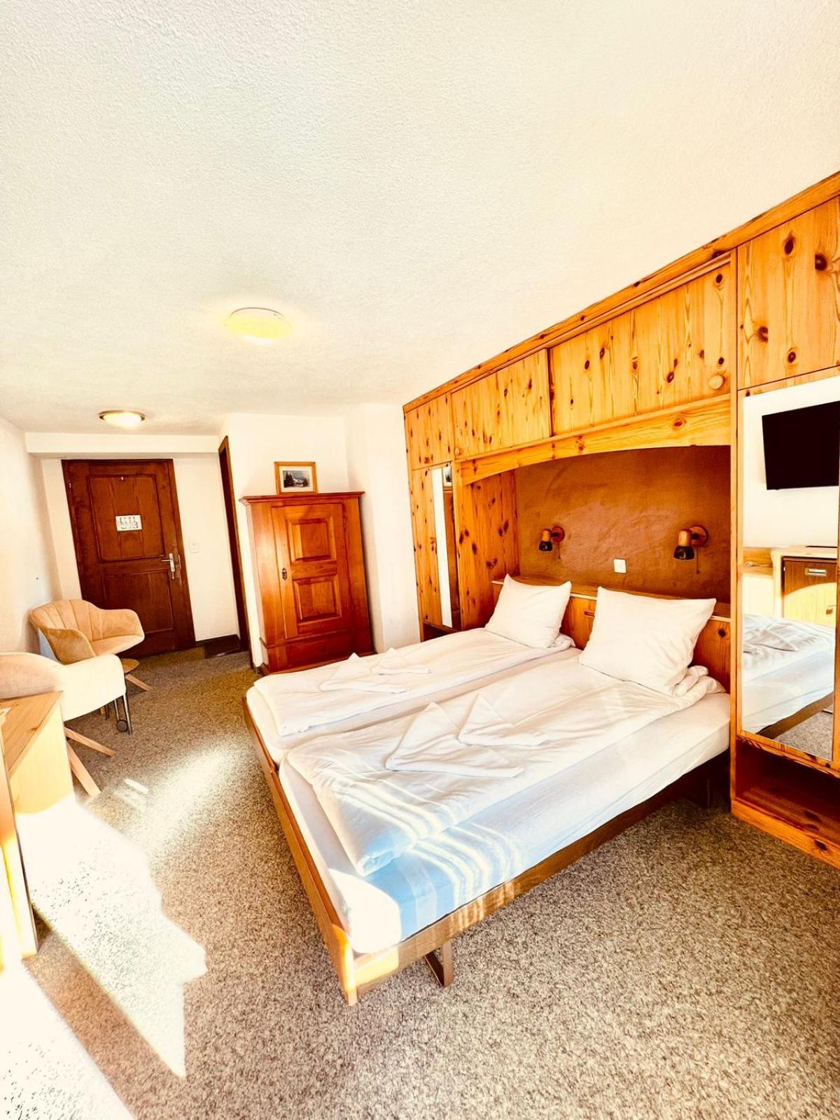 Hotel Old Jnn Klosters Eksteriør billede